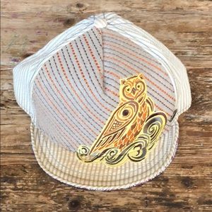 Goorin Brothers short lid adjustable hat.